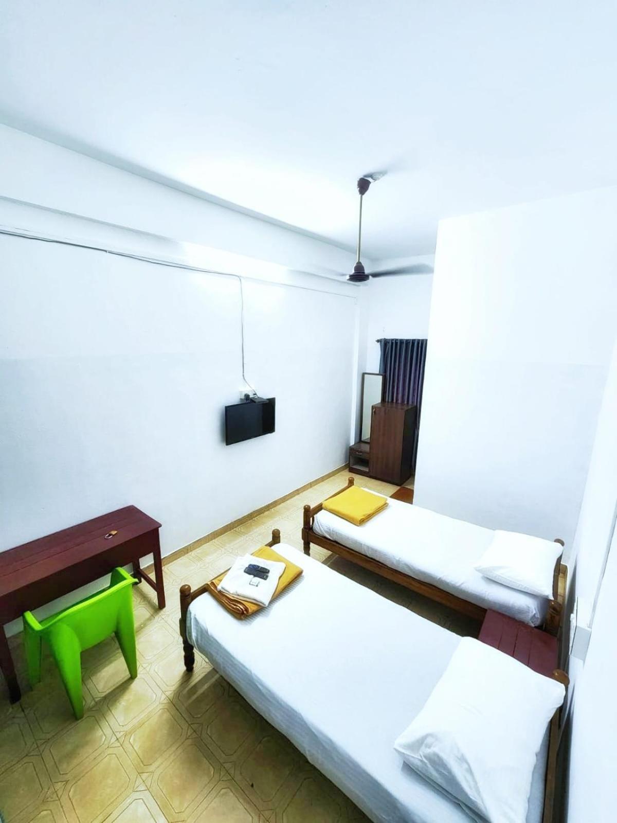 Apsara Residency Perintalmanna Exterior foto