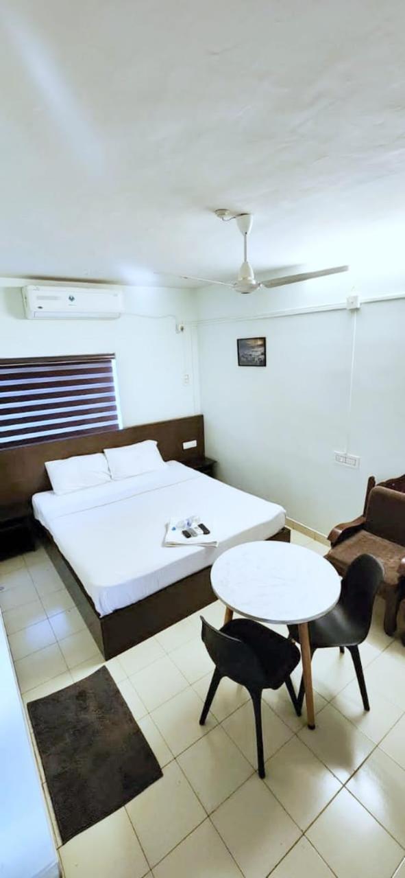 Apsara Residency Perintalmanna Exterior foto